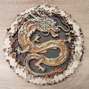 Chinesischer Drache aus mehrschichtigem Holz